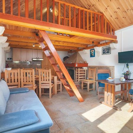 1 Bedroom Awesome Home In Постіра Екстер'єр фото