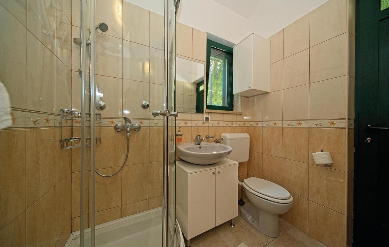 1 Bedroom Awesome Home In Постіра Екстер'єр фото