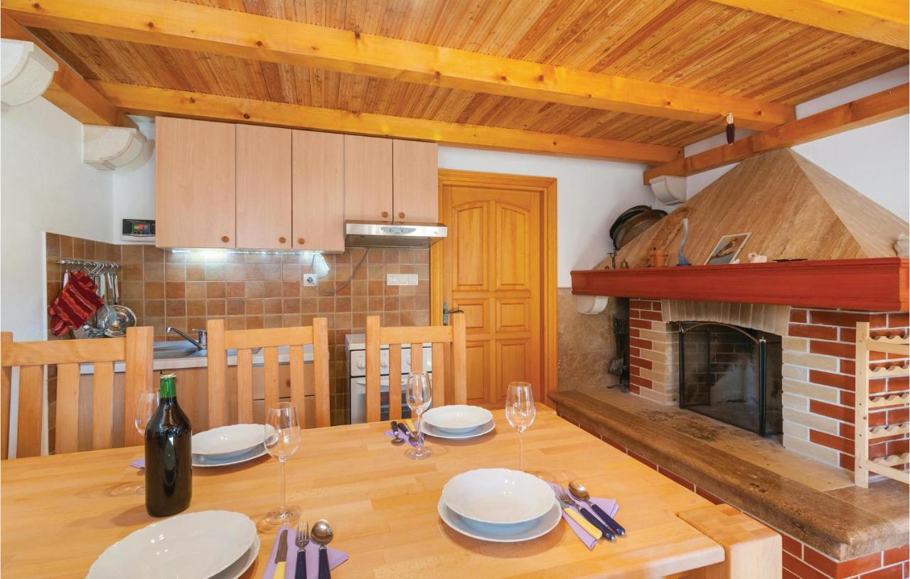 1 Bedroom Awesome Home In Постіра Екстер'єр фото